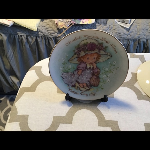 Avon plates - Picture 3 of 5